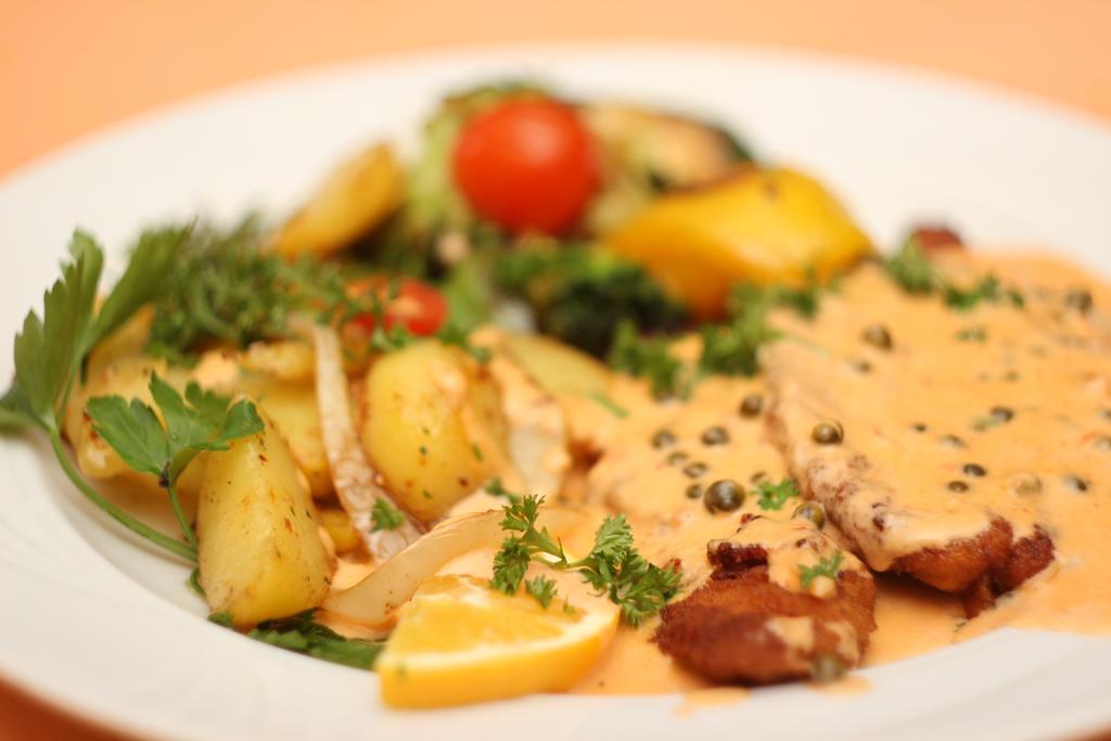Hotel & Restaurant Am Kirschberg أَلتِن بوزك المظهر الخارجي الصورة