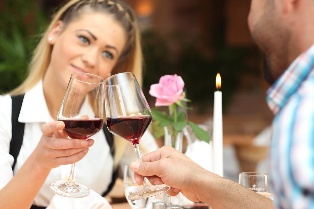 Hotel & Restaurant Am Kirschberg أَلتِن بوزك المظهر الخارجي الصورة