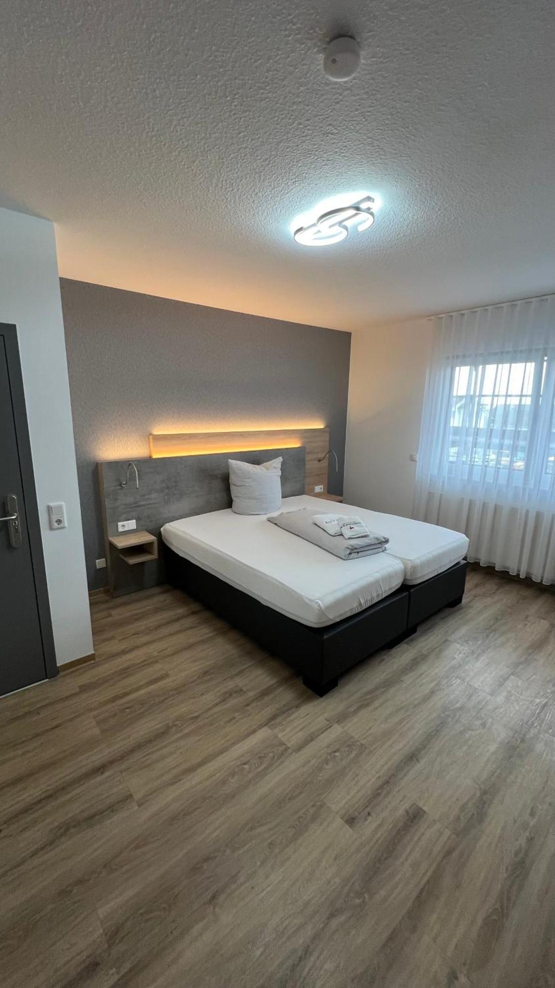 Hotel & Restaurant Am Kirschberg أَلتِن بوزك المظهر الخارجي الصورة