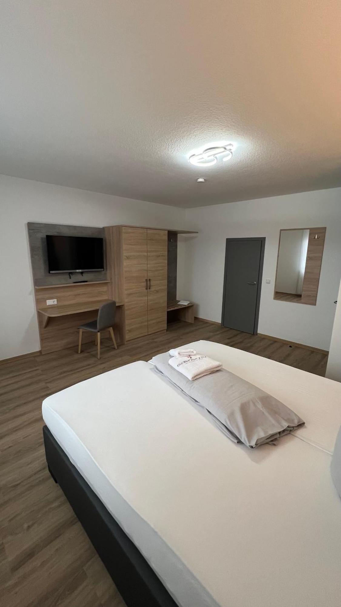 Hotel & Restaurant Am Kirschberg أَلتِن بوزك المظهر الخارجي الصورة