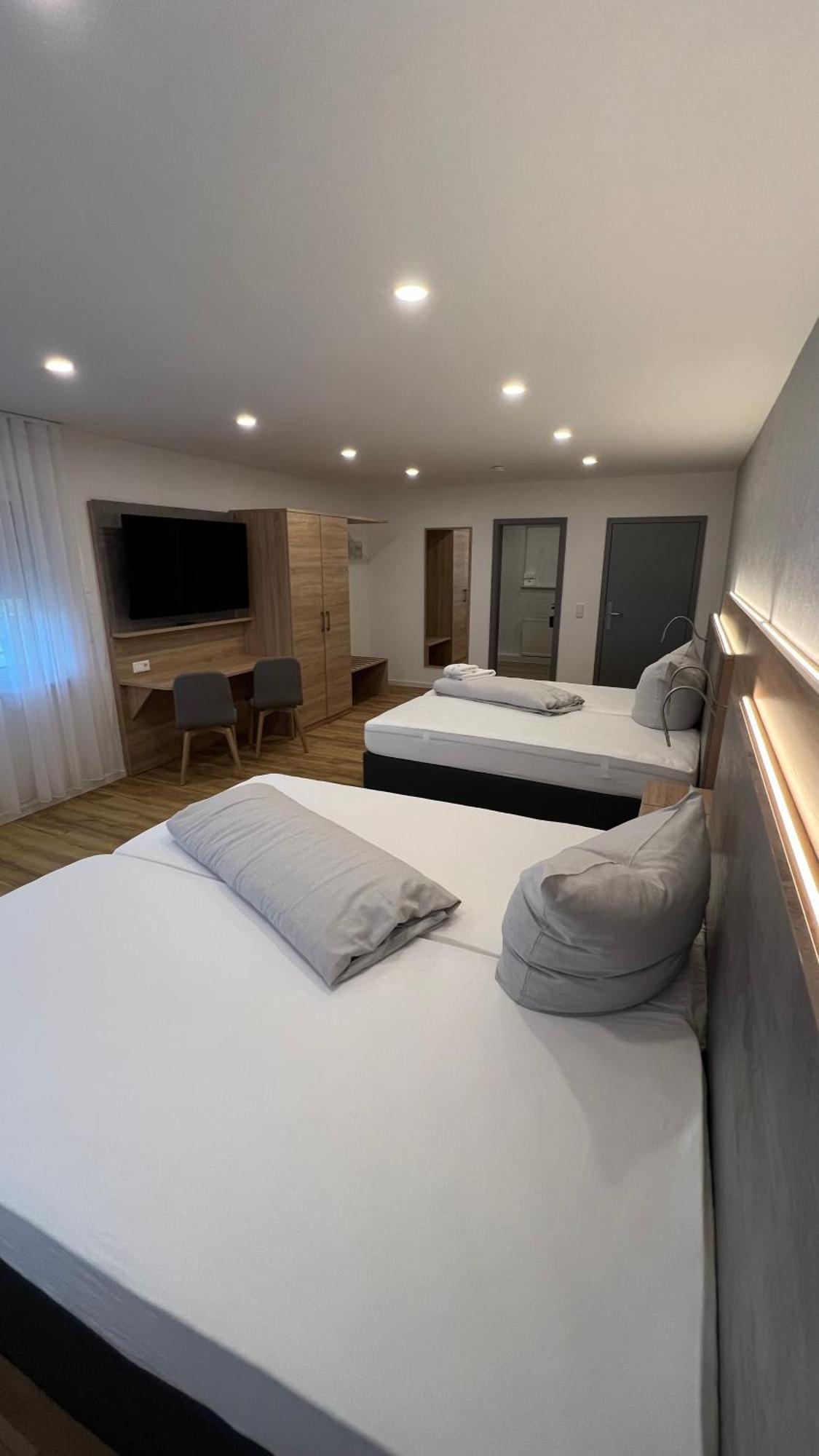 Hotel & Restaurant Am Kirschberg أَلتِن بوزك المظهر الخارجي الصورة