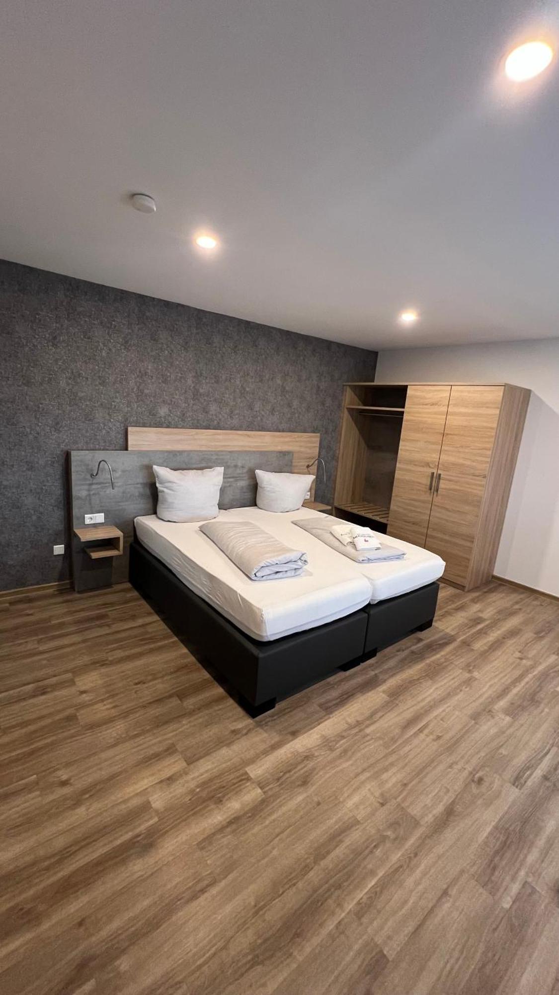 Hotel & Restaurant Am Kirschberg أَلتِن بوزك المظهر الخارجي الصورة