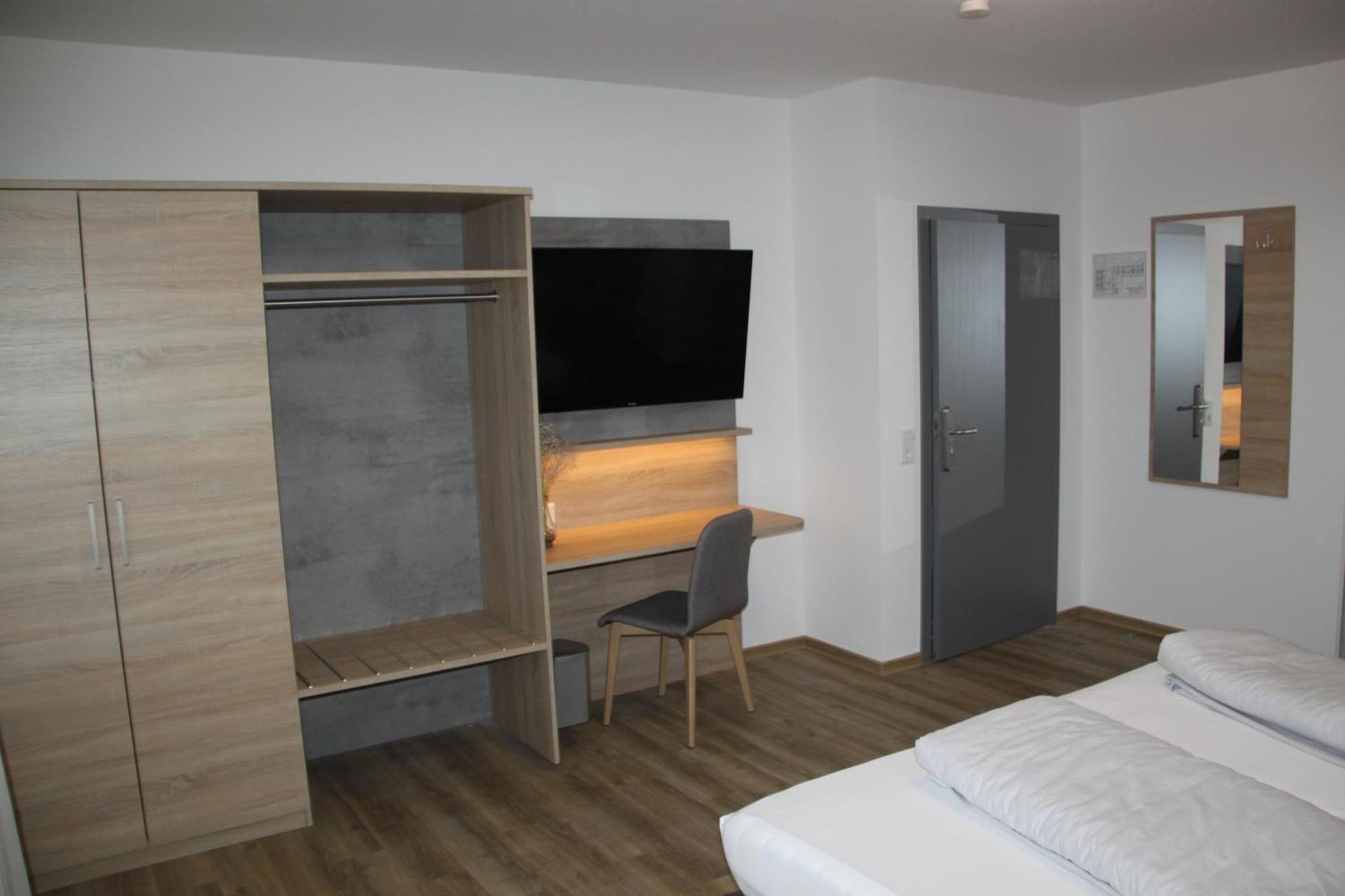 Hotel & Restaurant Am Kirschberg أَلتِن بوزك المظهر الخارجي الصورة