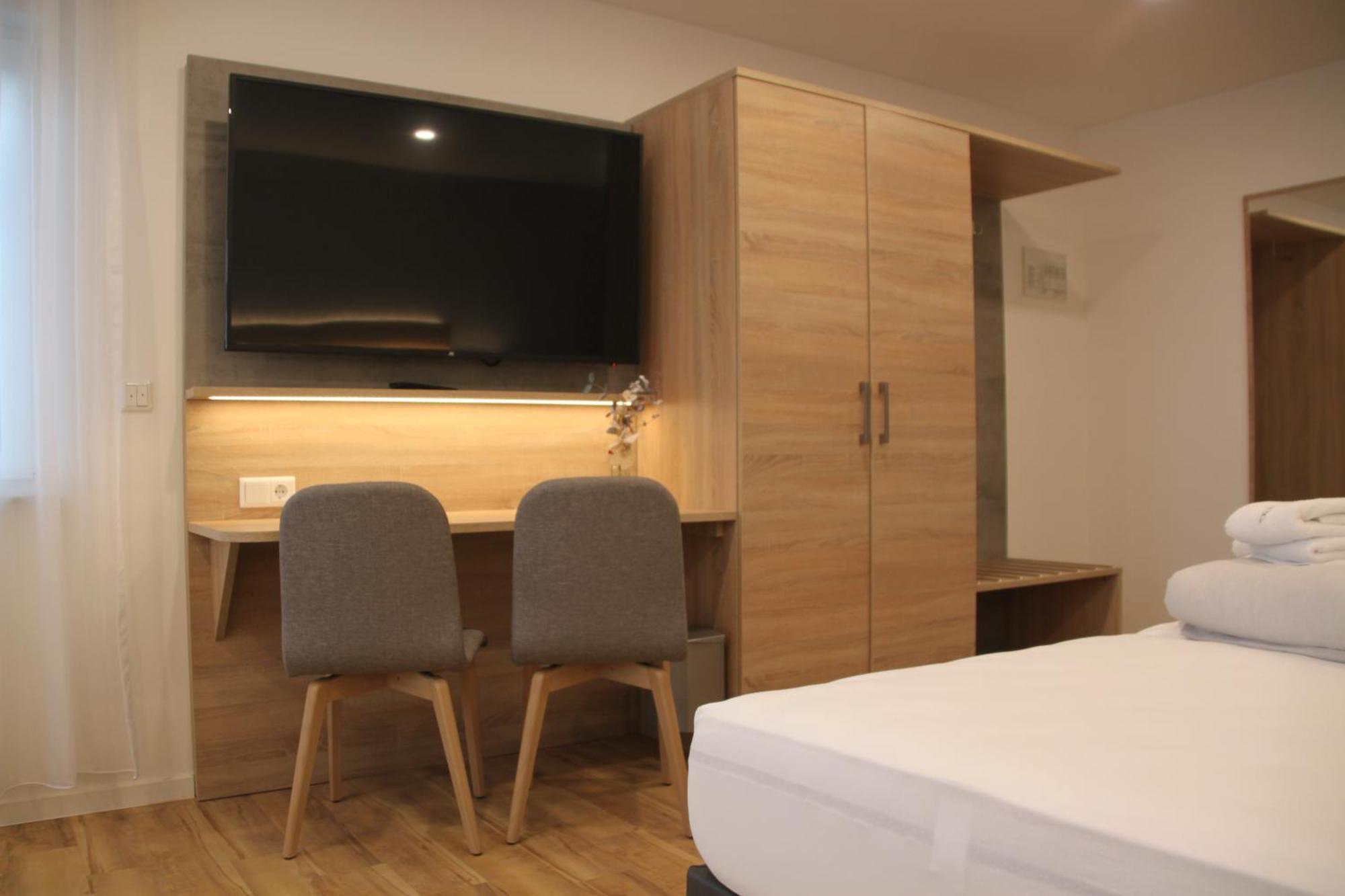 Hotel & Restaurant Am Kirschberg أَلتِن بوزك المظهر الخارجي الصورة