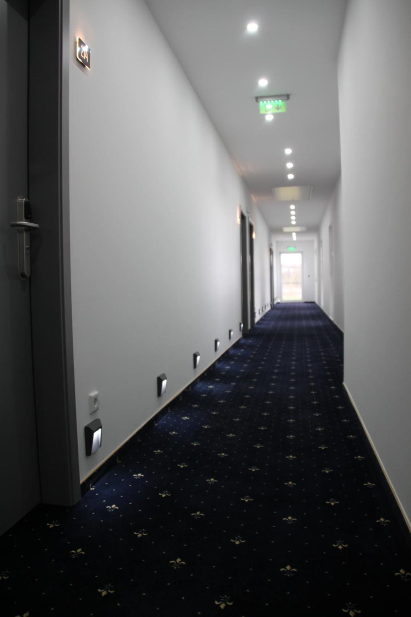Hotel & Restaurant Am Kirschberg أَلتِن بوزك المظهر الخارجي الصورة