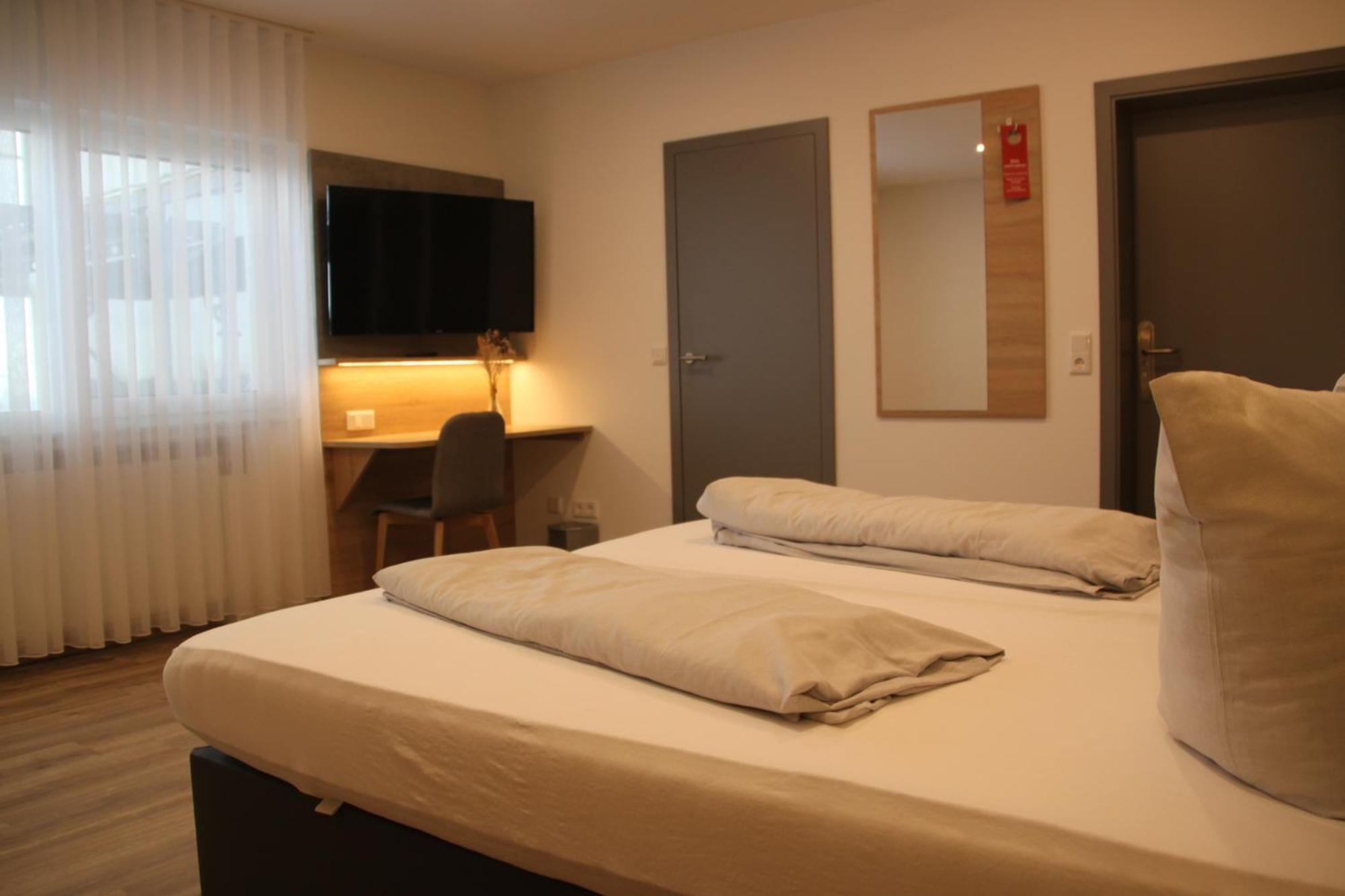 Hotel & Restaurant Am Kirschberg أَلتِن بوزك المظهر الخارجي الصورة