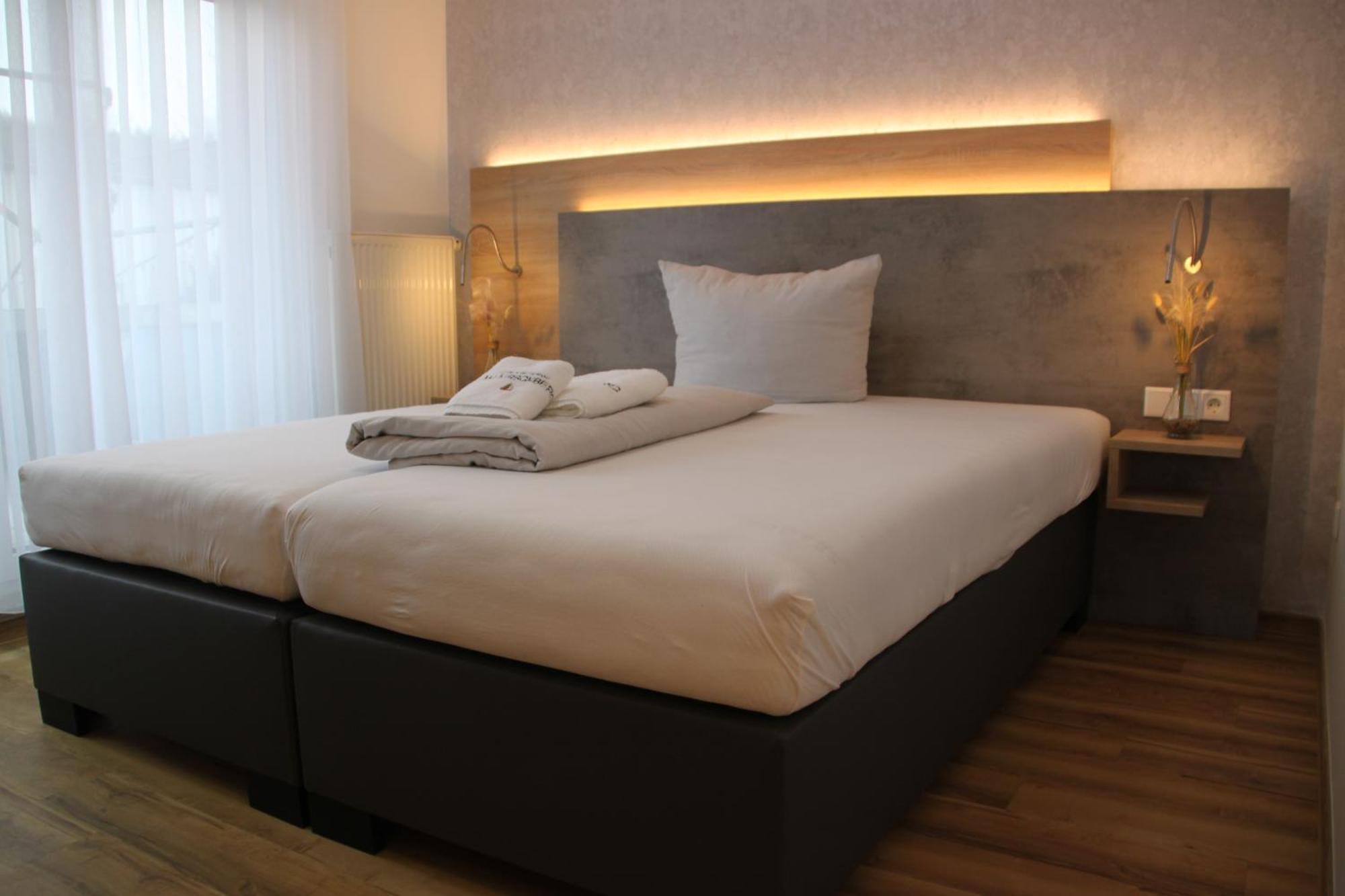 Hotel & Restaurant Am Kirschberg أَلتِن بوزك المظهر الخارجي الصورة