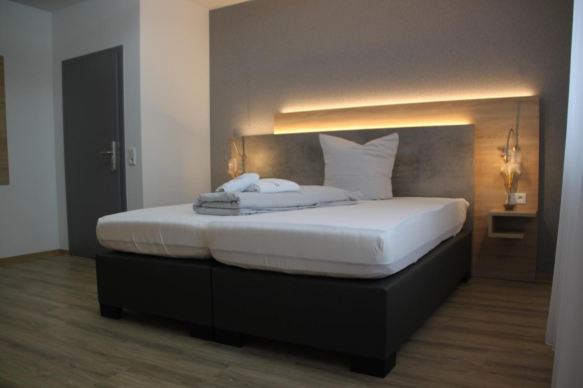 Hotel & Restaurant Am Kirschberg أَلتِن بوزك المظهر الخارجي الصورة